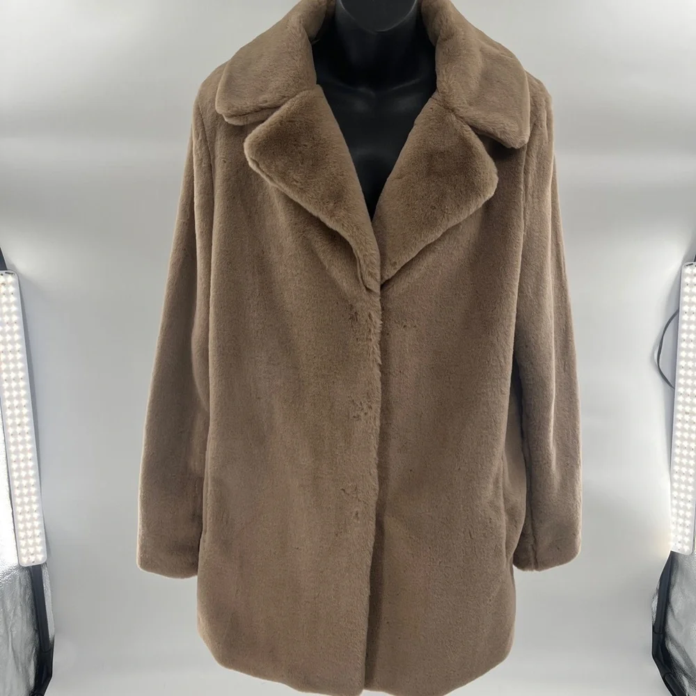 Dolce Cabo Mid Length Brown Faux Fur Jacket - Size Medium - Picture 3 of 11